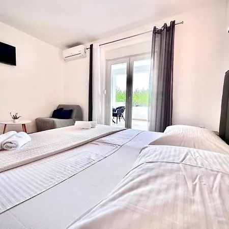 In Omis, Private Pool Villa Duce