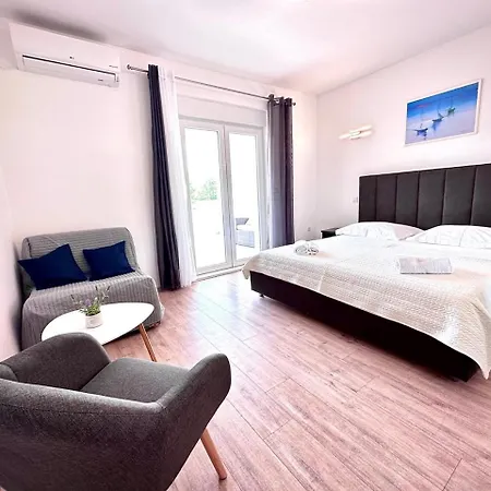 In Omis, Private Pool Villa Duće