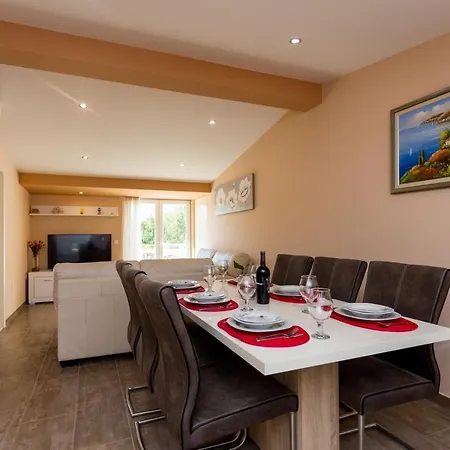 Vila In Omis, Private Pool