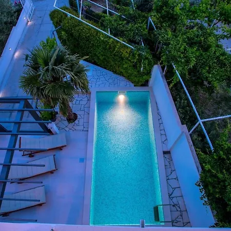 In Omis, Private Pool Duce