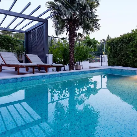 In Omis, Private Pool Duce