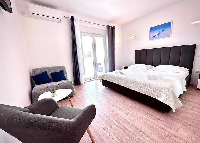 In Omis, Private Pool Villa Duće