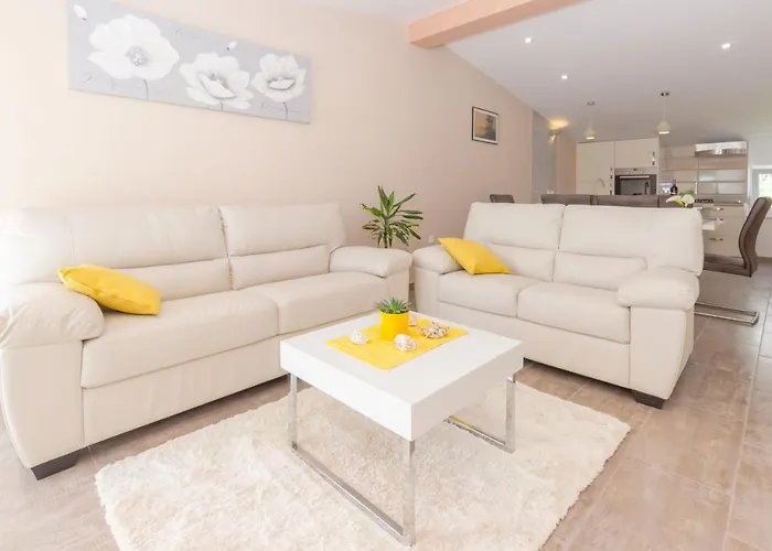 In Omis, Private Pool Villa *